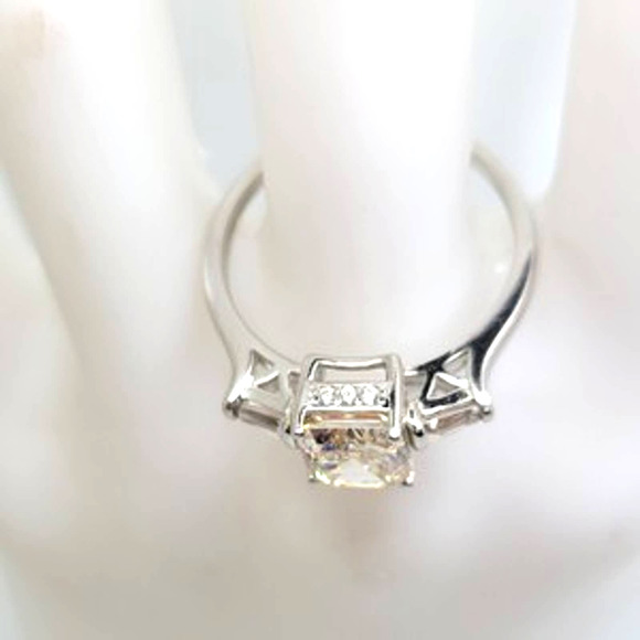 1 ct Emerald Cut Strontium Titanate, Round Baguette Cut Accent Ring Size 11.25 - Picture 5 of 5